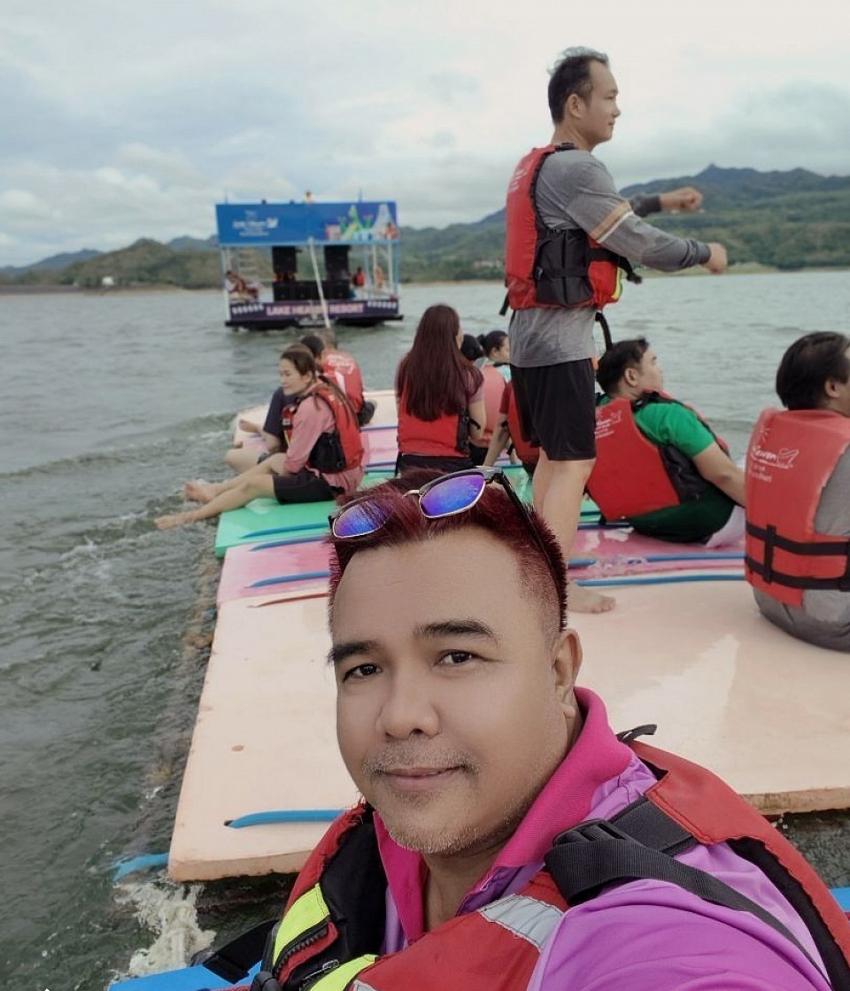 เช่ารถตู้ไปล่องแพกาญจนบุรี