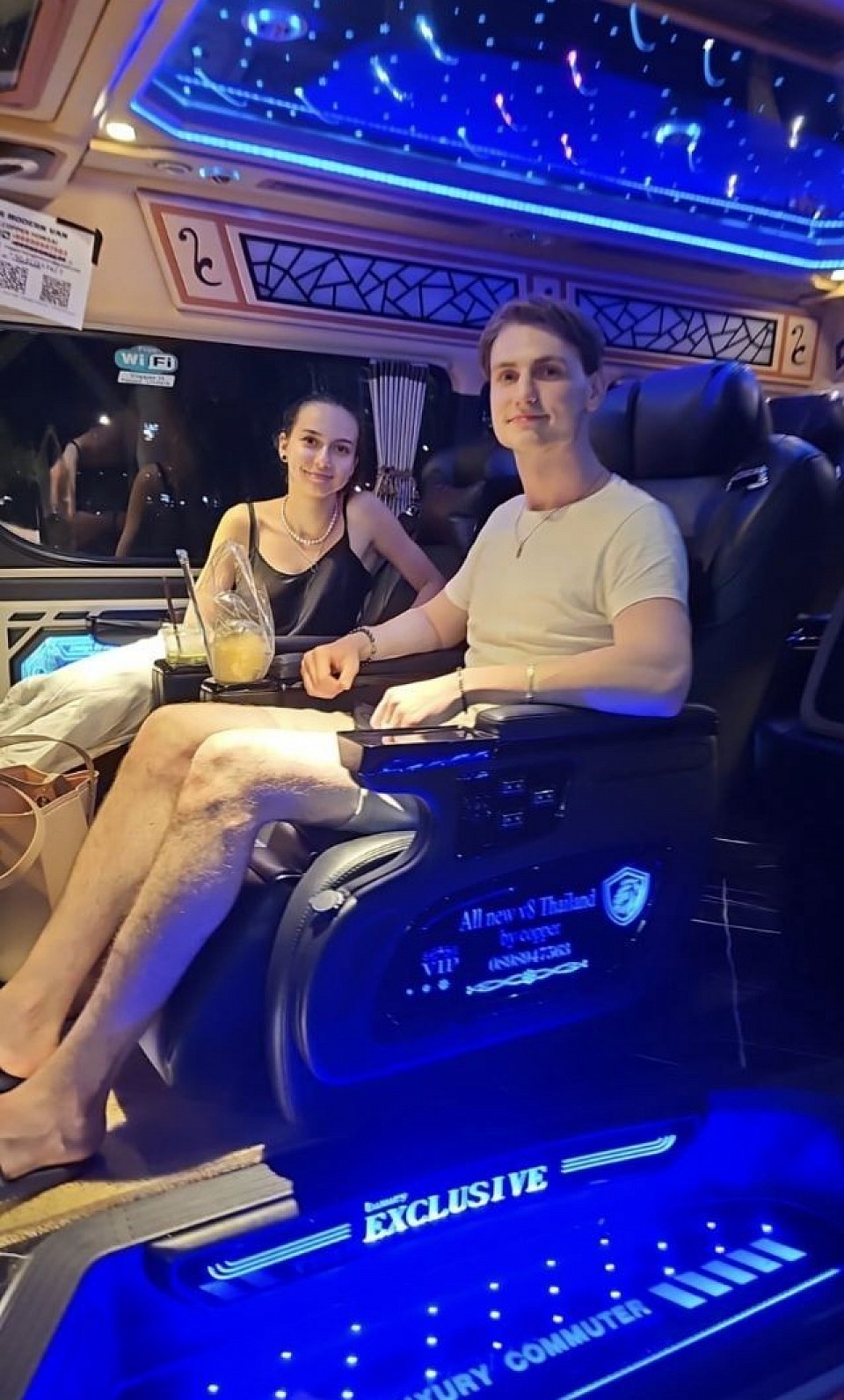 เช่ารถตู้all newVIP8ที่นั่ง